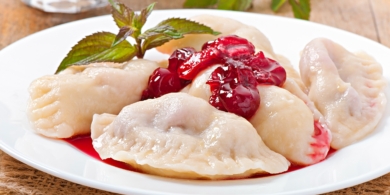 Вареники с замороженной вишней: пошаговый рецепт