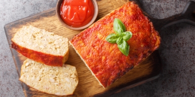 Простой мясной хлеб из куриного фарша