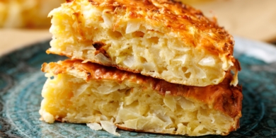 Заливной пирог с капустой на сметане