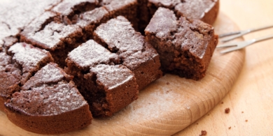 Простой рецепт шоколадного манника на кефире