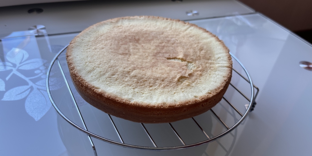 Торт «Трюфель» по ГОСТу, рецепт: Остудите бисквит