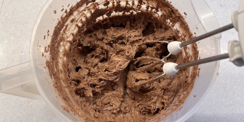 Торт «Трюфель» по ГОСТу, рецепт: Введите какао и коньяк