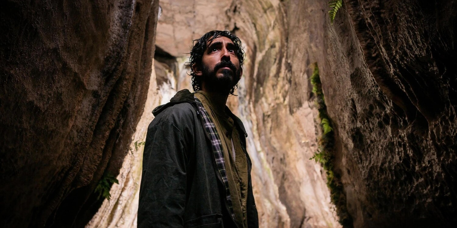 В России выйдет фолк-хоррор «Ловушка для кролика» с Девом Пателем