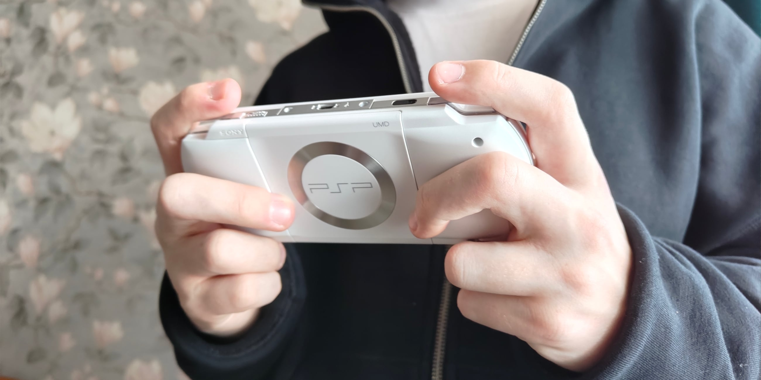 Оригинальная PSP-1000 