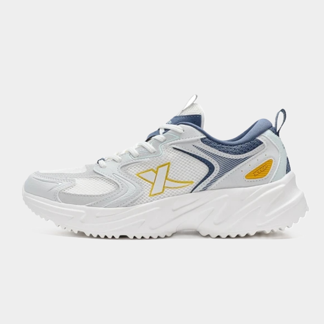 8. Кроссовки от Xtep