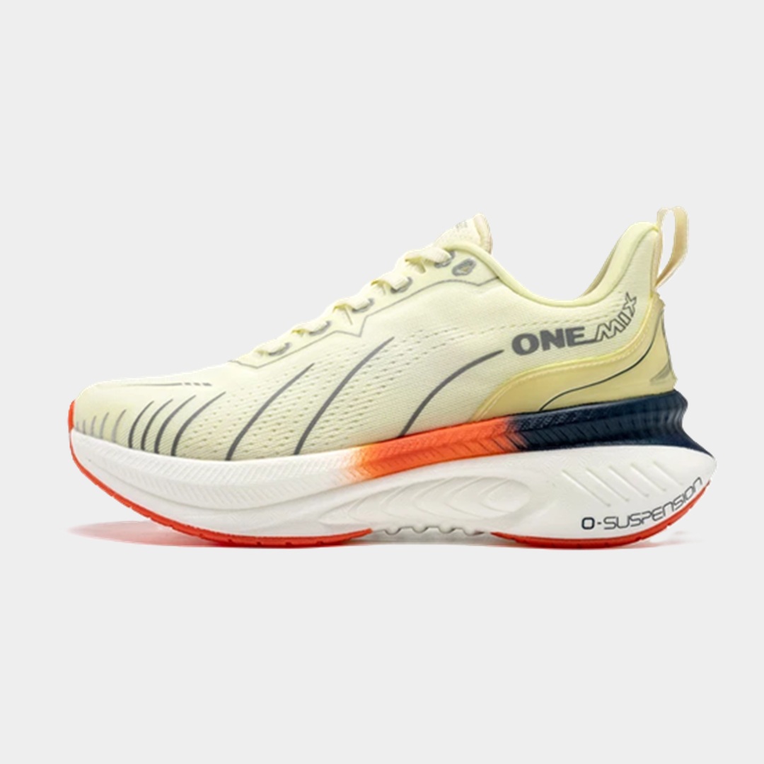 15. Беговые кроссовки от Onemix