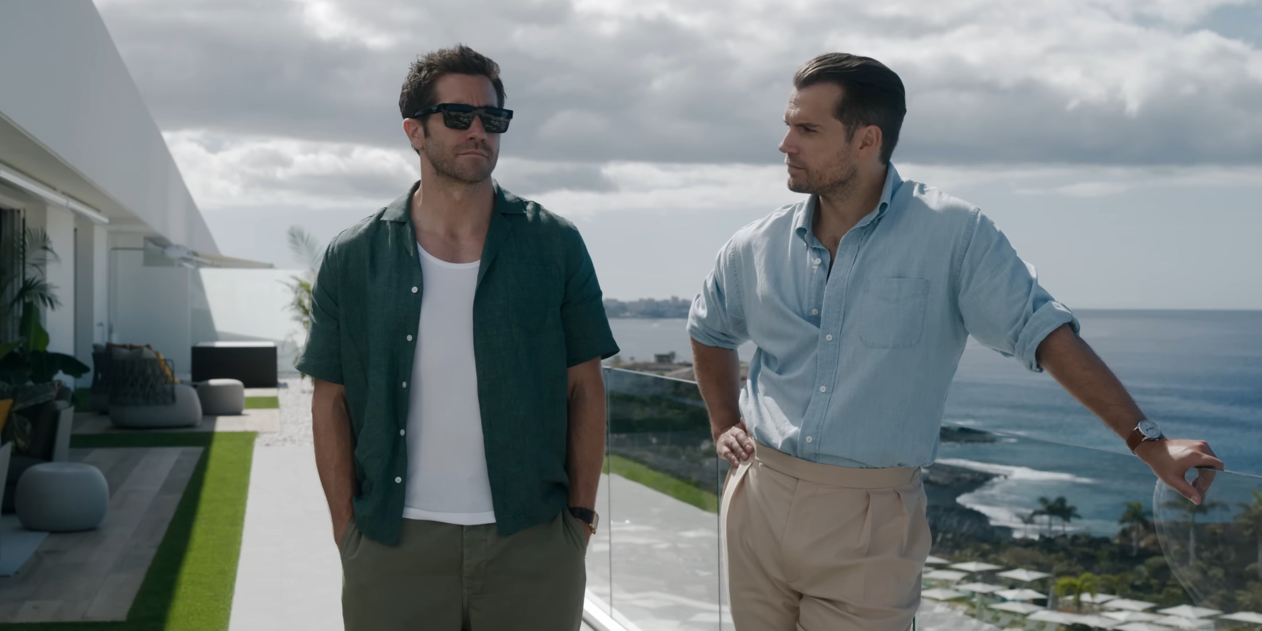 Вышел трейлер «Вне закона» Гая Ричи — долгожданного боевика с Генри Кавиллом и Джейком Джилленхолом