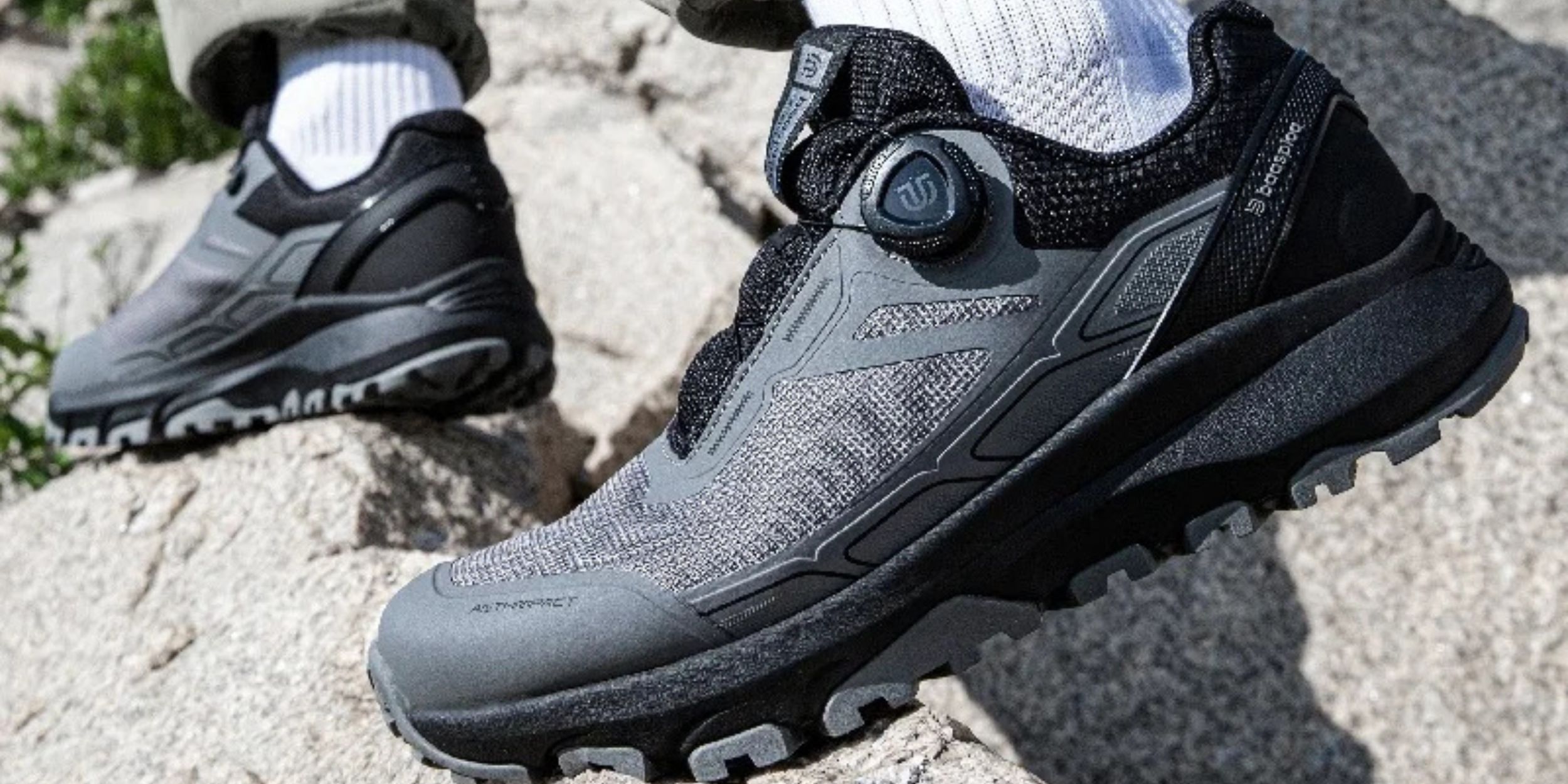 Кроссовки от Baasploa, в которых нестрашно наступить в лужу и попасть под дождь