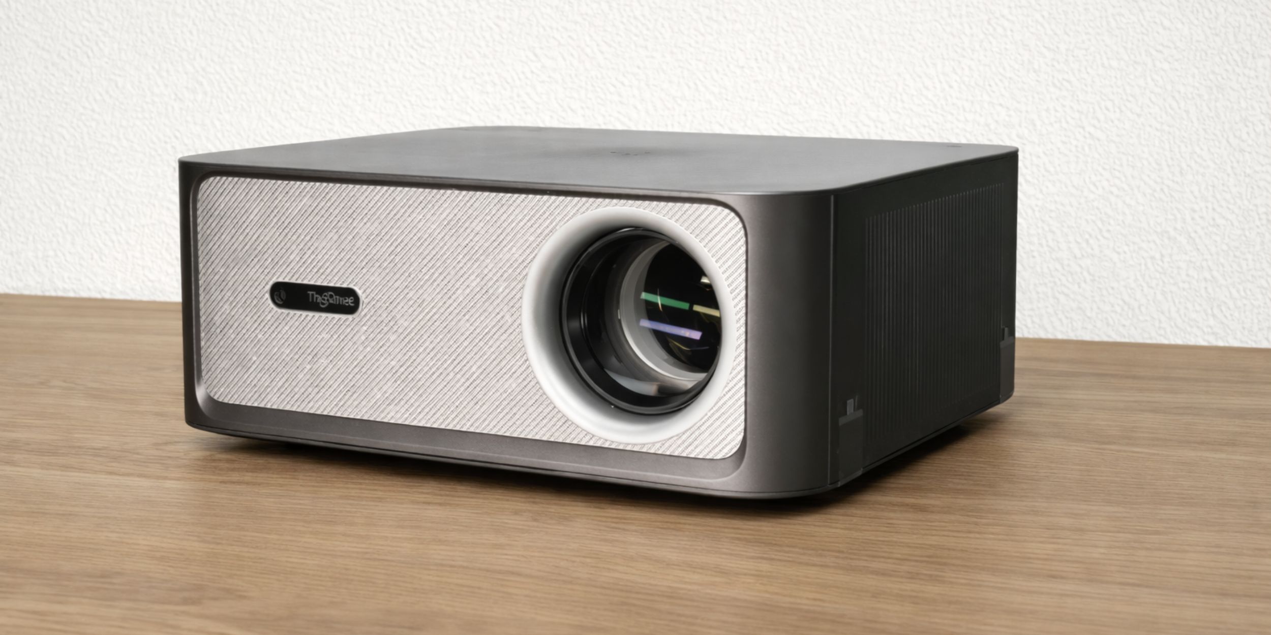 Яркий проектор ThundeaL TD98 Pro отдают со скидкой 53% на AliExpress