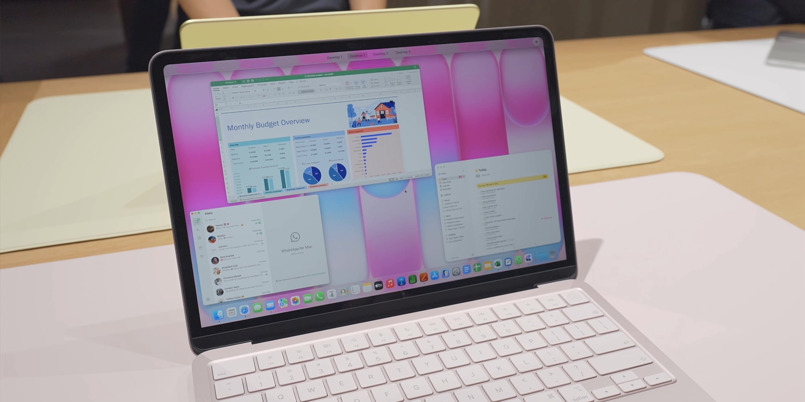 MacBook Neo: экран и клавиатура