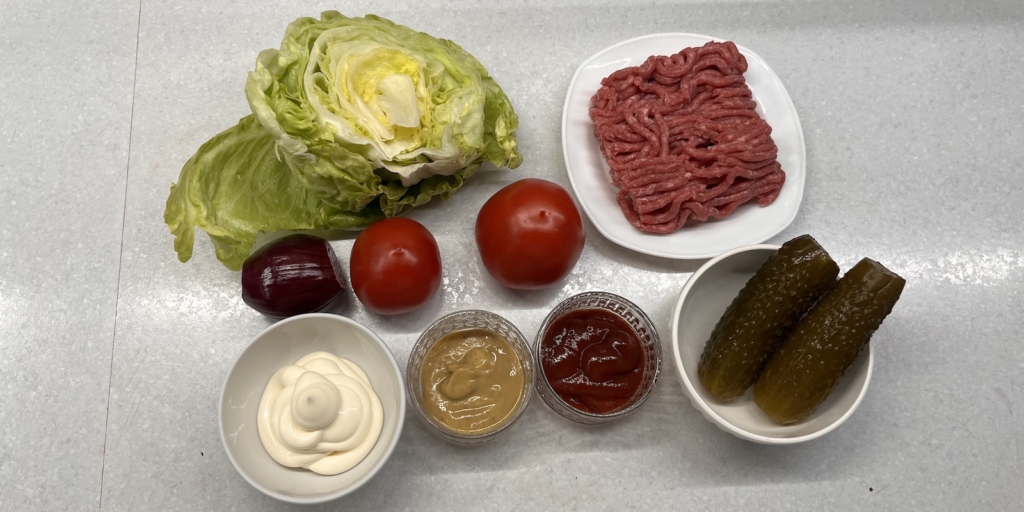 Салат-бургер, рецепт: Подготовьте ингредиенты