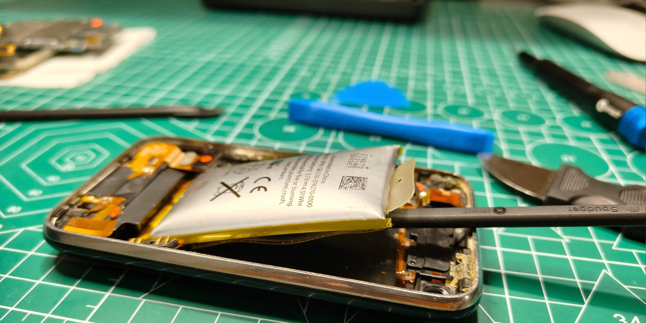 Самостоятельный ремонт iPhone 3GS