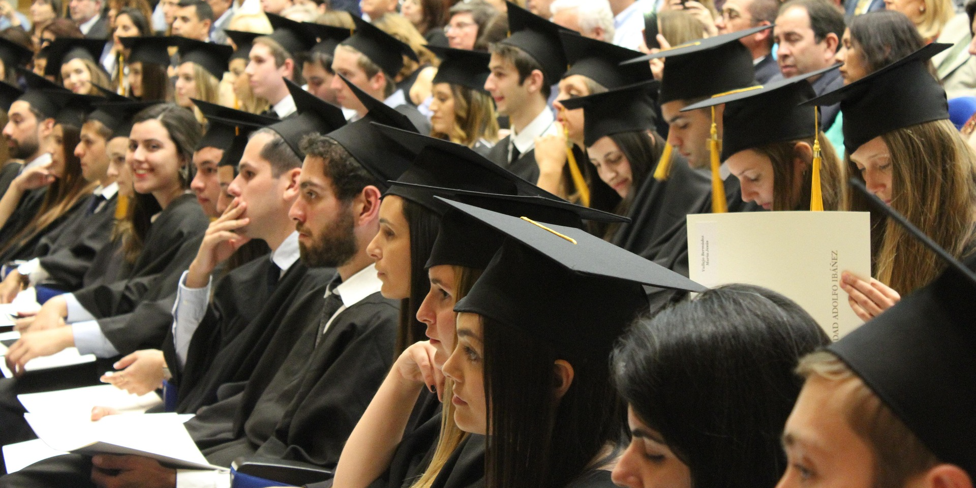 «30% выпускников не найдут работу»: глава ServiceNow спрогнозировал безработицу из-за ИИ