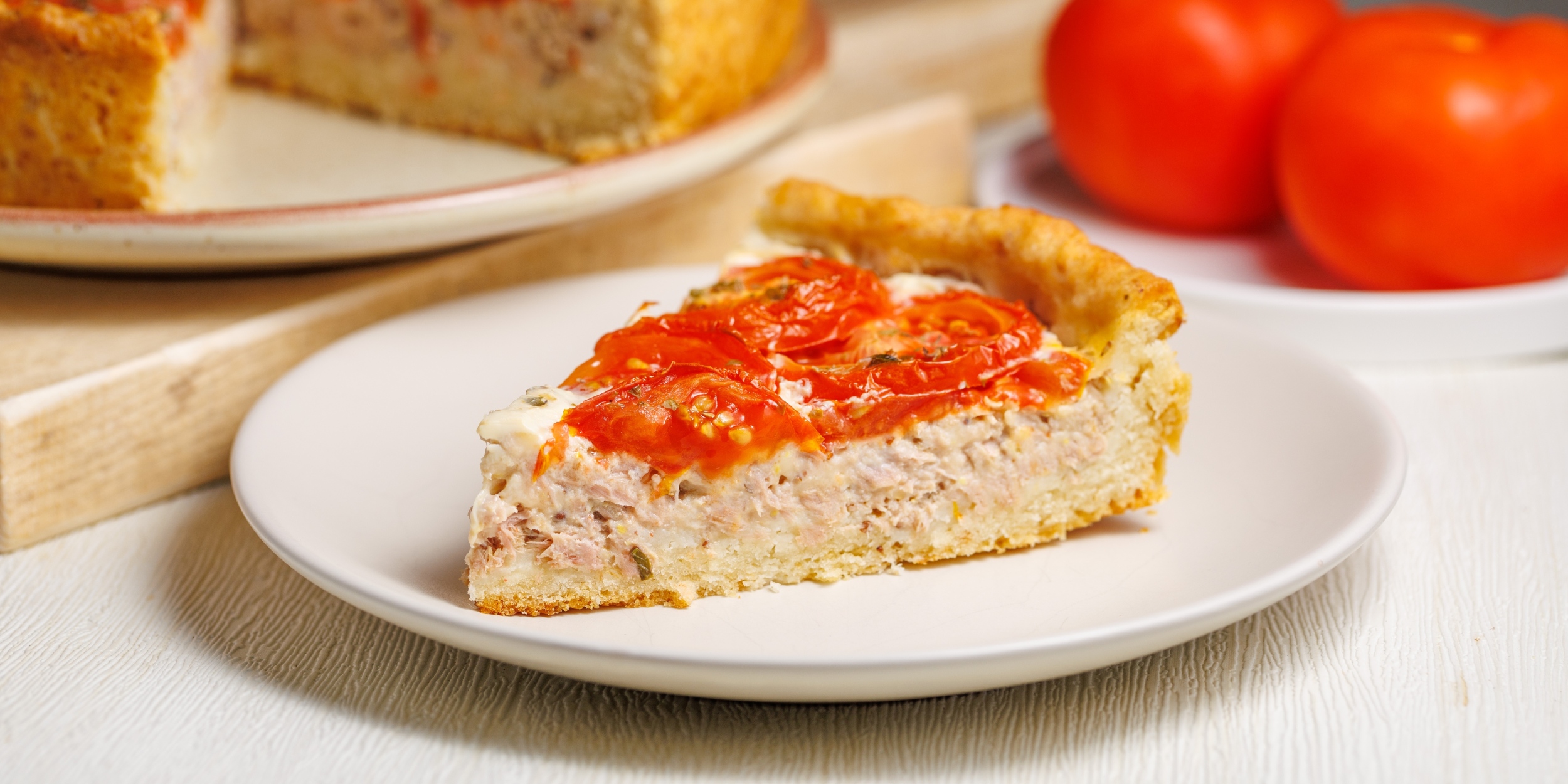 Очень сытный картофельный тарт с консервированным тунцом без муки: рецепт