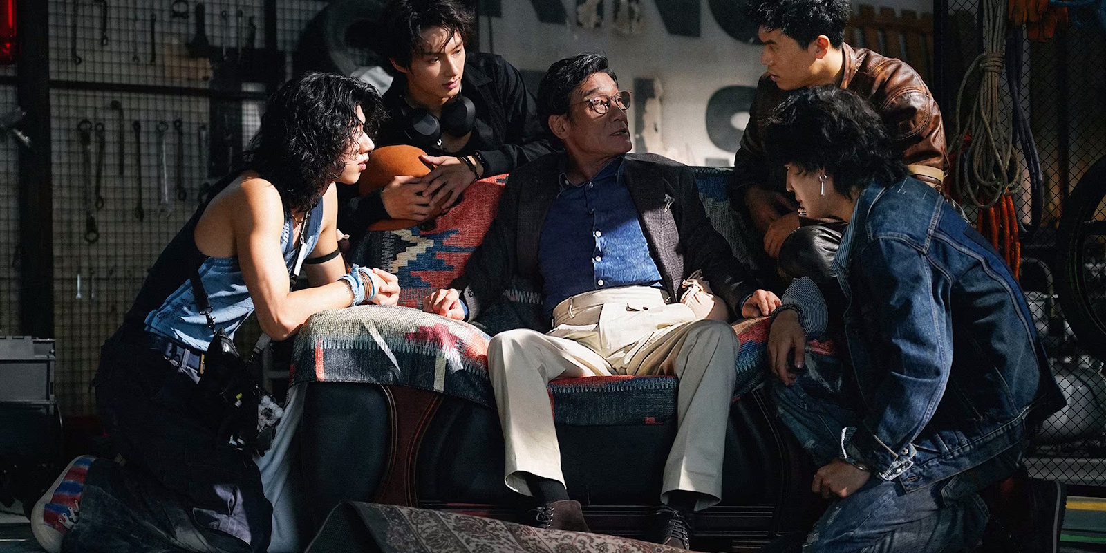 Кадр из фильма «Охота за тенью» 2025 года