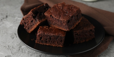 Протеиновый брауни: 5 ингредиентов, 71 ккал и 9 г белка