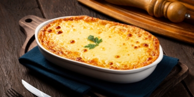 Простая запеканка из картофельного пюре и рыбных консервов