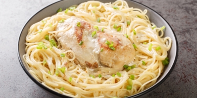 Куриное филе в сливочно-сырном соусе за 30 минут
