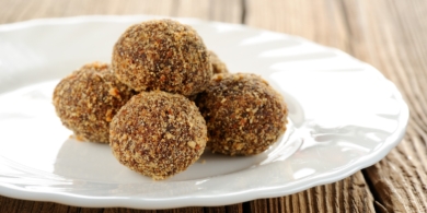 Медовые пирожные без выпечки — 15 минут активного времени и 7 ингредиентов