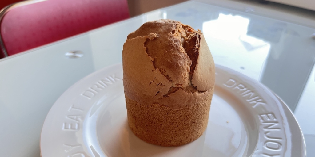 Испеките и остудите кулич Самый простой рецепт кулича на кефире: Испеките и остудите кулич