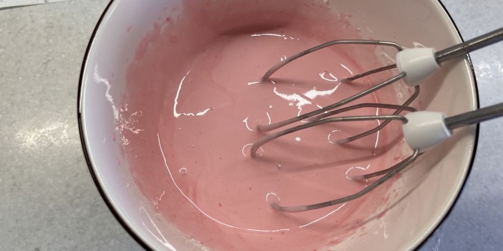 Сделайте глазурь Самый простой рецепт кулича на кефире: Сделайте глазурь