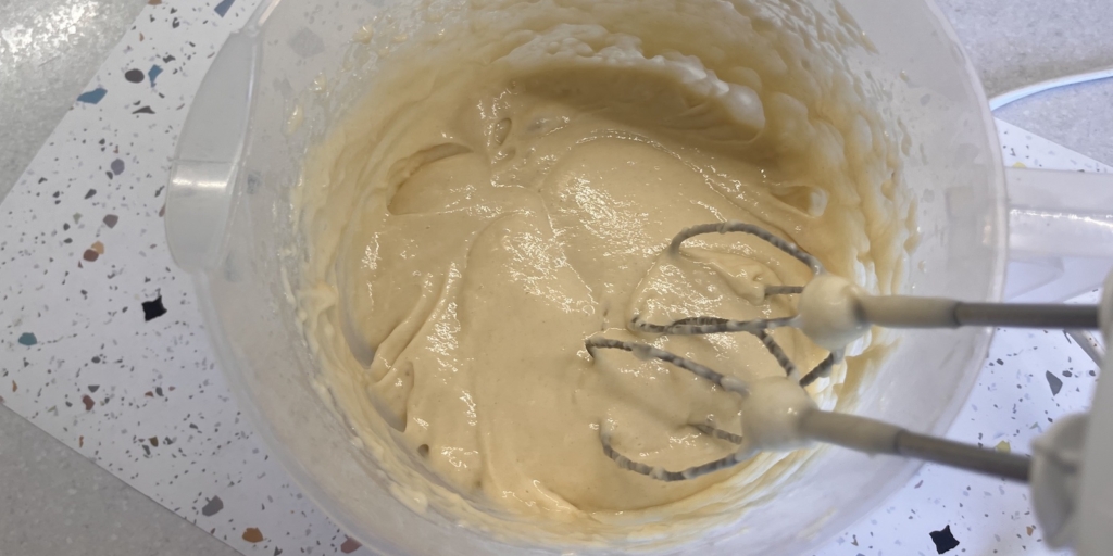 Получится густое липкое тесто Самый простой рецепт кулича на кефире: Получится густое липкое тесто