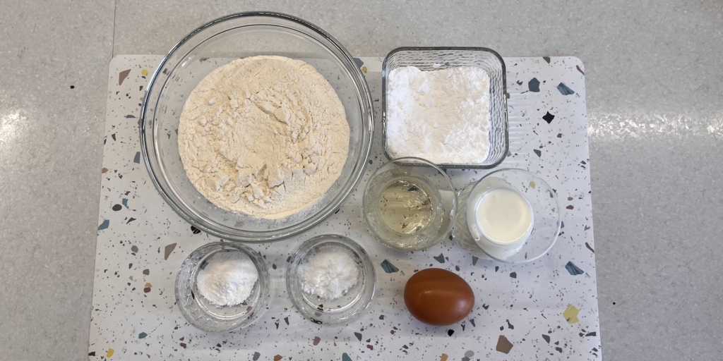 Подготовьте ингредиенты для теста Самый простой рецепт кулича на кефире: Подготовьте ингредиенты для теста