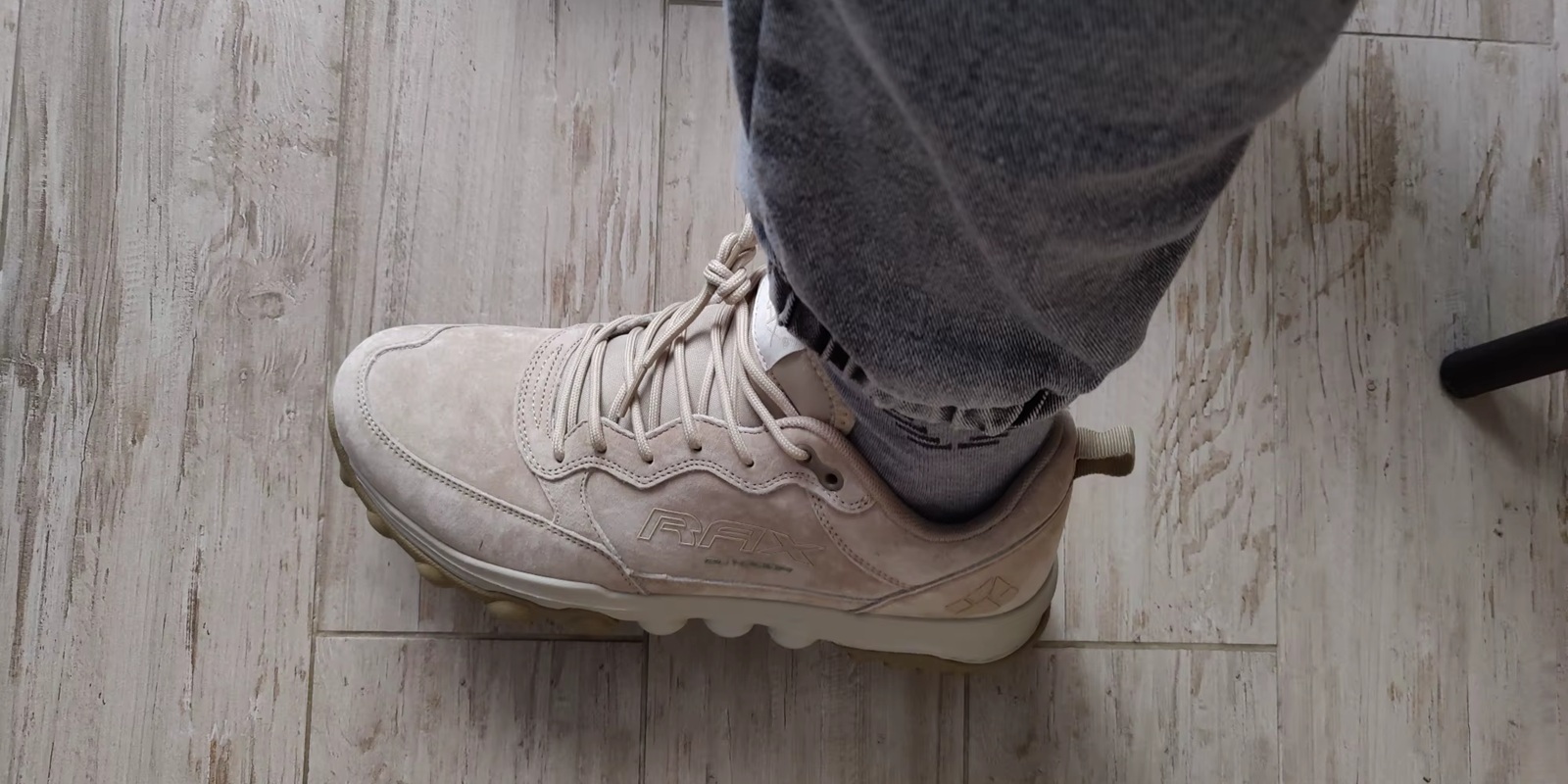 Кроссовки от RAX