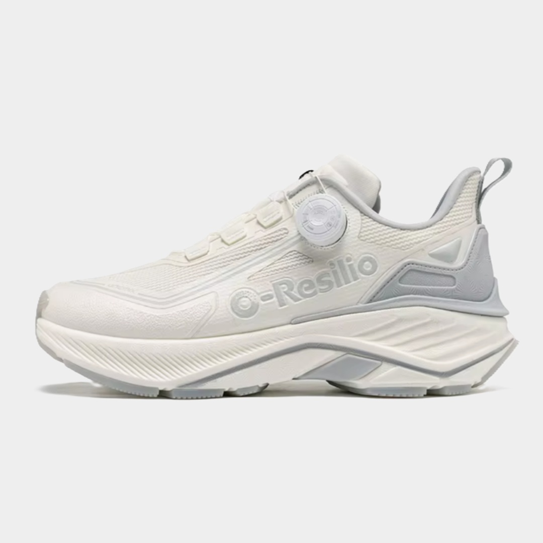 2. Кроссовки от Onemix