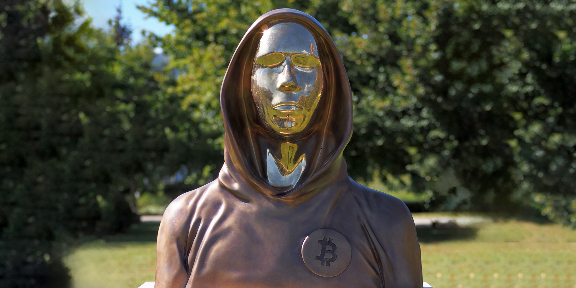 Журналисты раскрыли настоящее имя создателя биткоина — но он всё отрицает