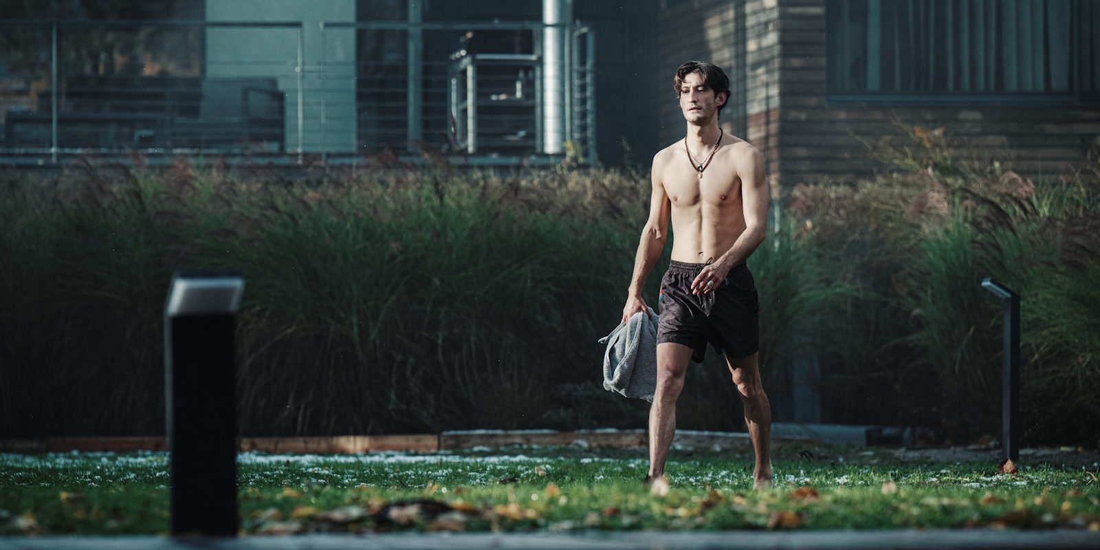 Кадр из фильма «Гуру» 2026 года