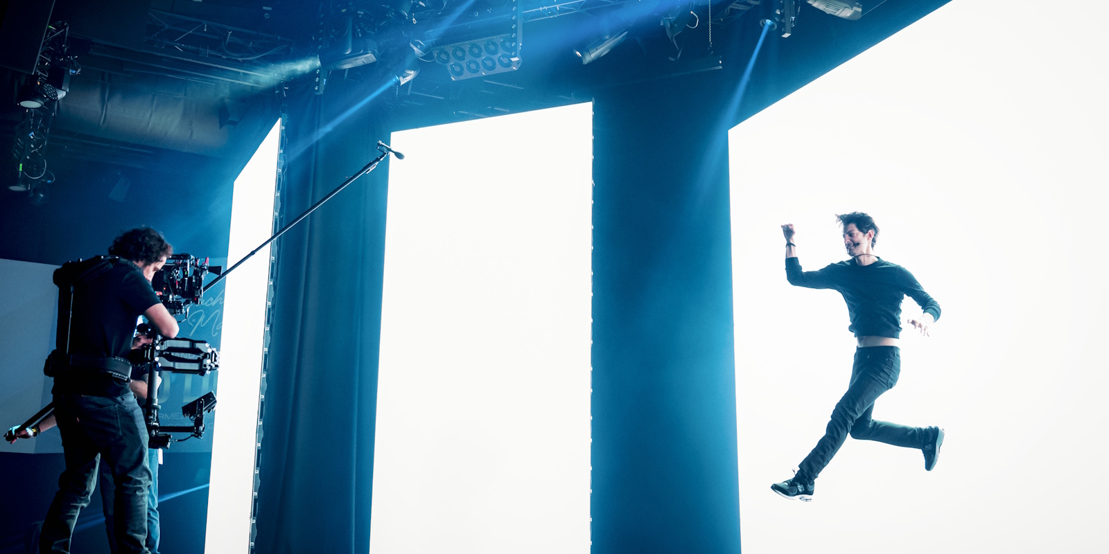 Кадр из фильма «Гуру» 2026 года