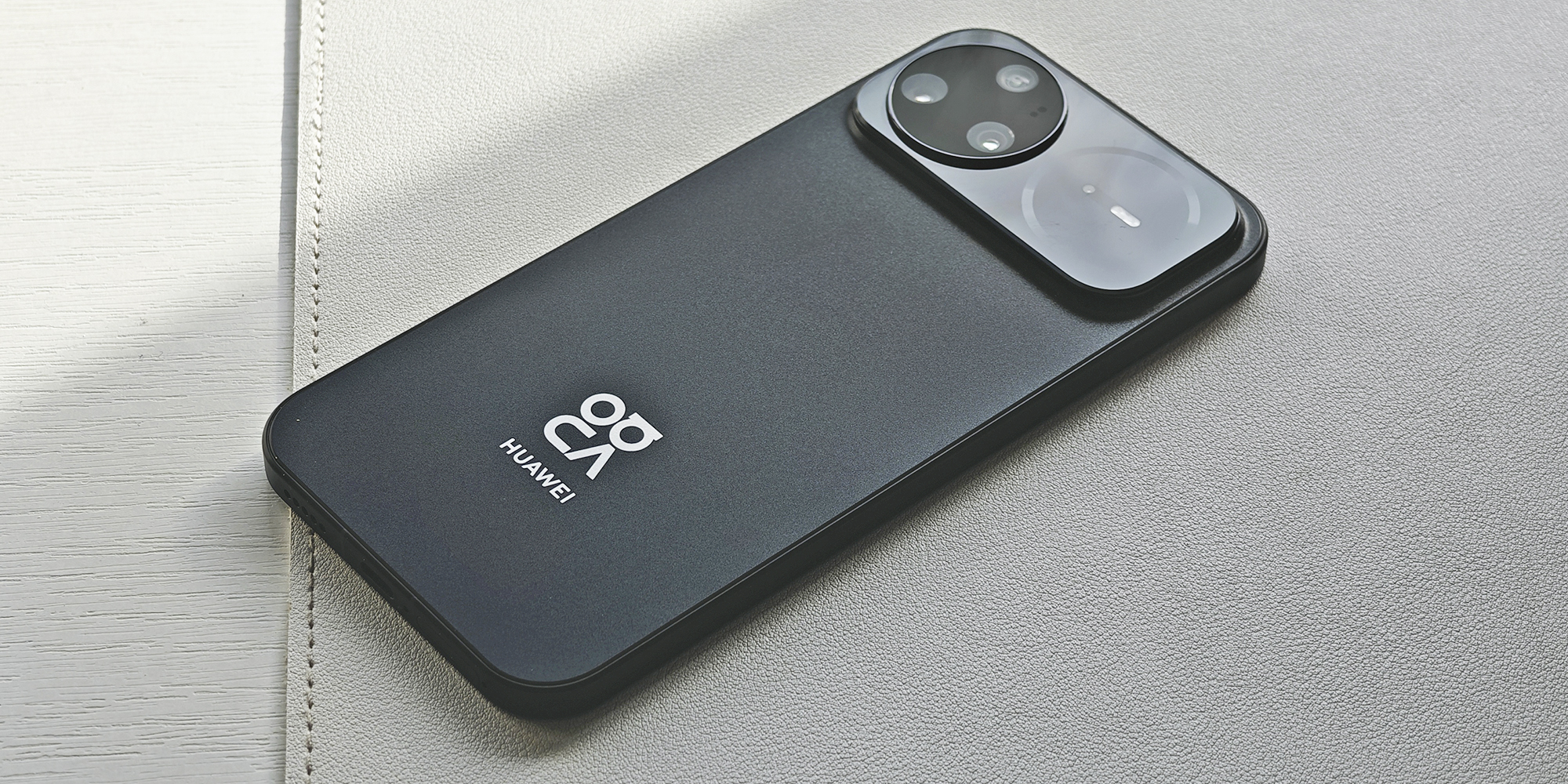 HUAWEI nova 15 Pro: дизайн и эргономика