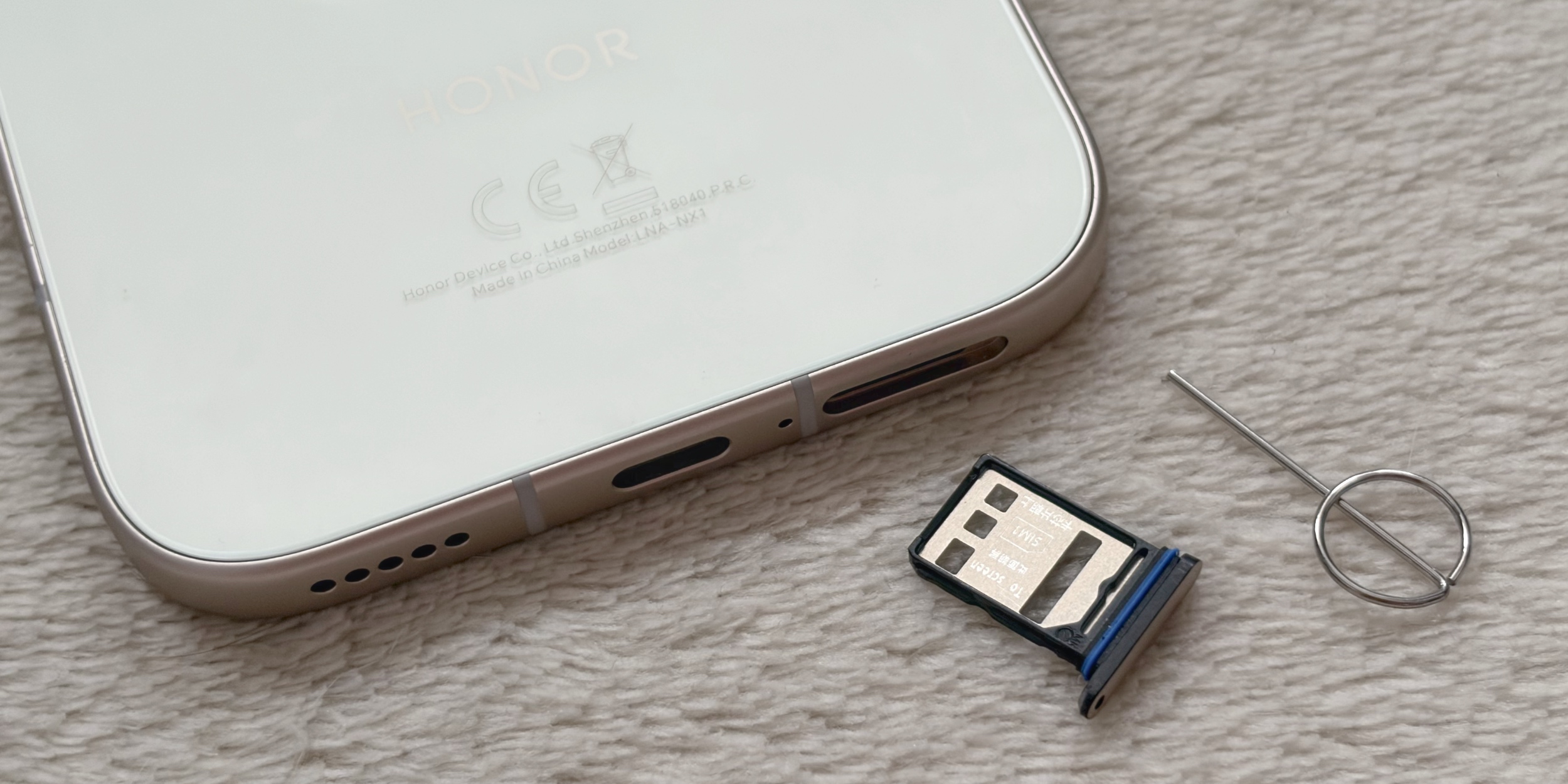 Слот для сим-карт Обзор Honor 600 Lite: слот для сим-карт