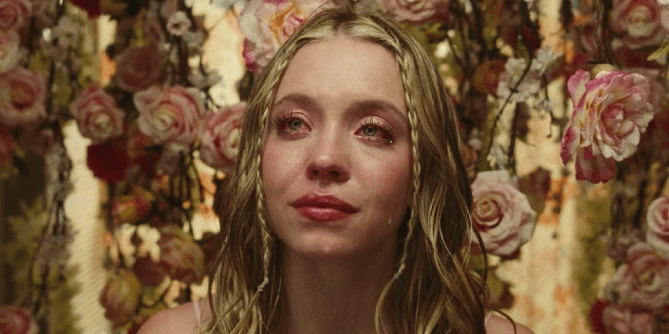 У Сидни Суини была роль в одном из самых ожидаемых фильмов года — но её сцену вырезали