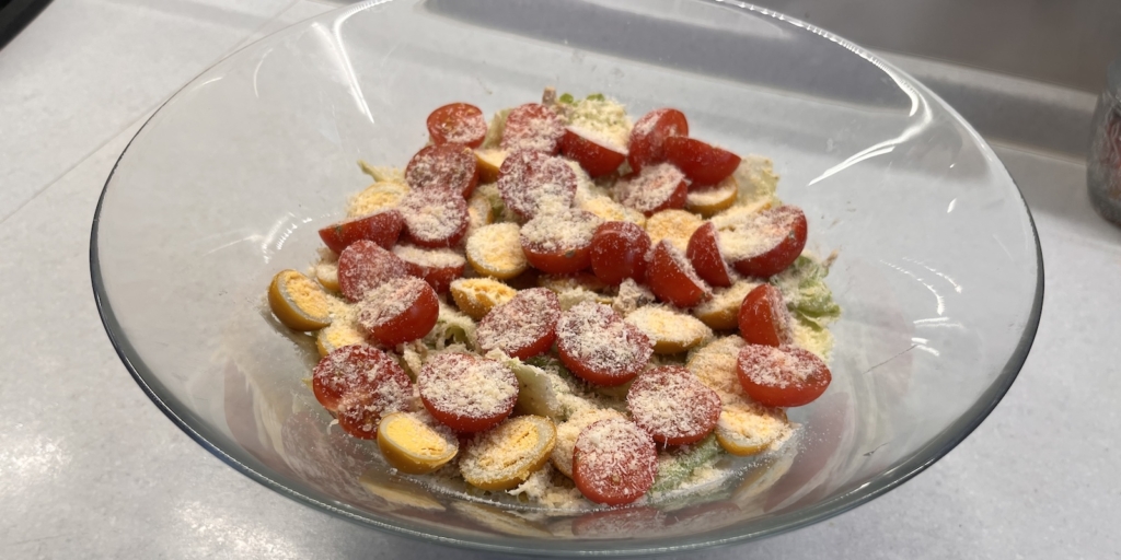 Блюда из курицы: салат цезарь 