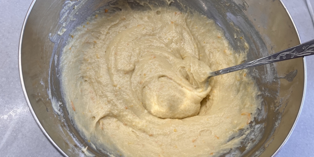 Влажный кулич с цукатами, пошаговый рецепт с фото: Замесите густое липкое тесто