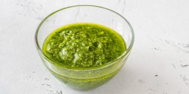 Весенний соус песто из щавеля за 5 минут