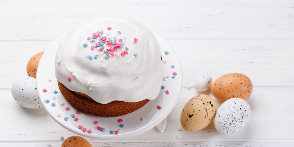 Белковая глазурь Белковая глазурь подойдёт для украшения кулича на Пасху