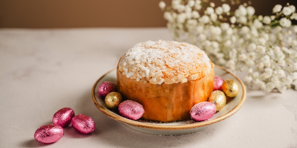 Сахарная пудра и какао Чем посыпать кулич на Пасху: сахарной пудрой и какао