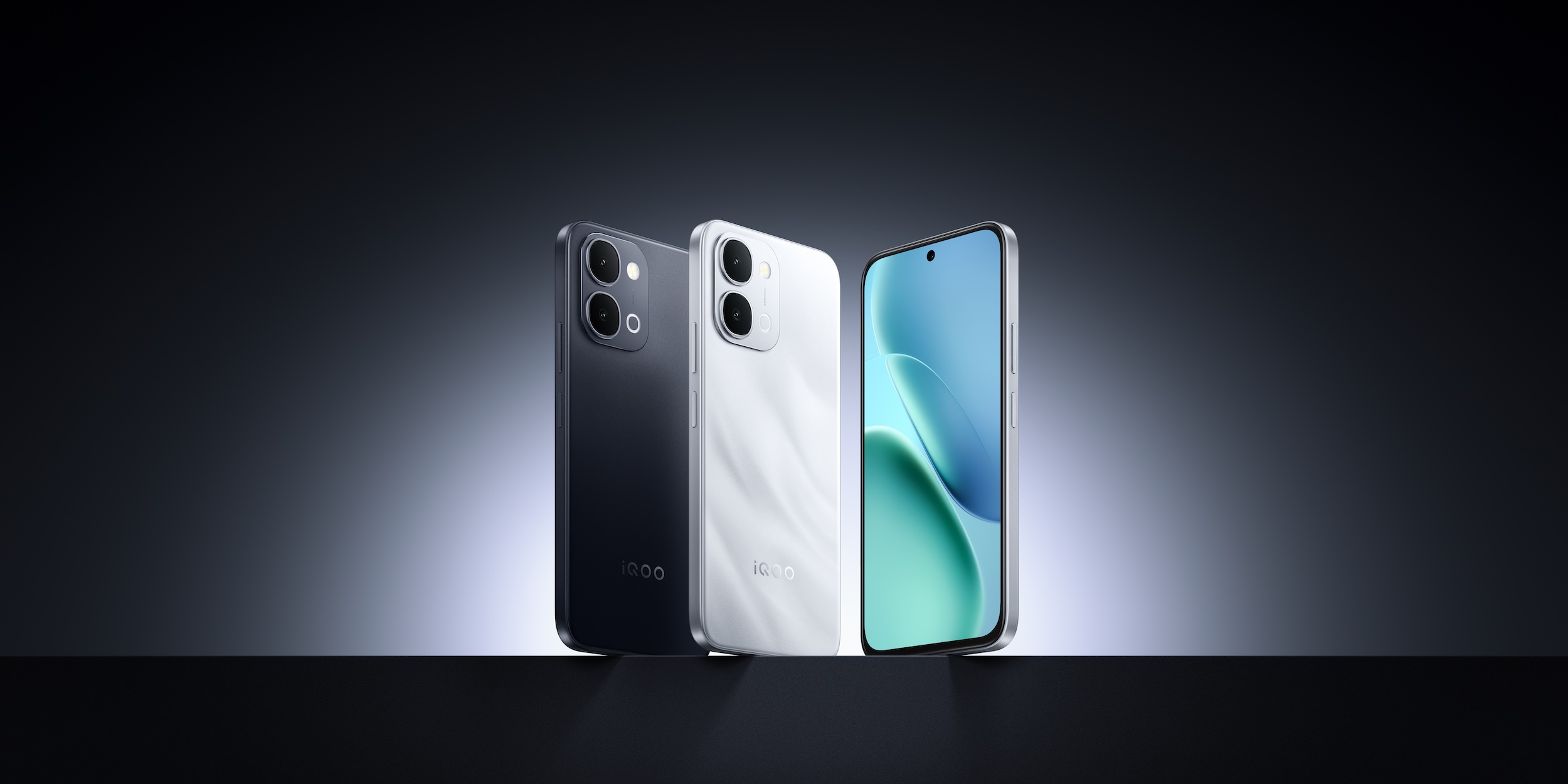 В России стартовали продажи iQOO Z11x — смартфона для студентов и молодых специалистов