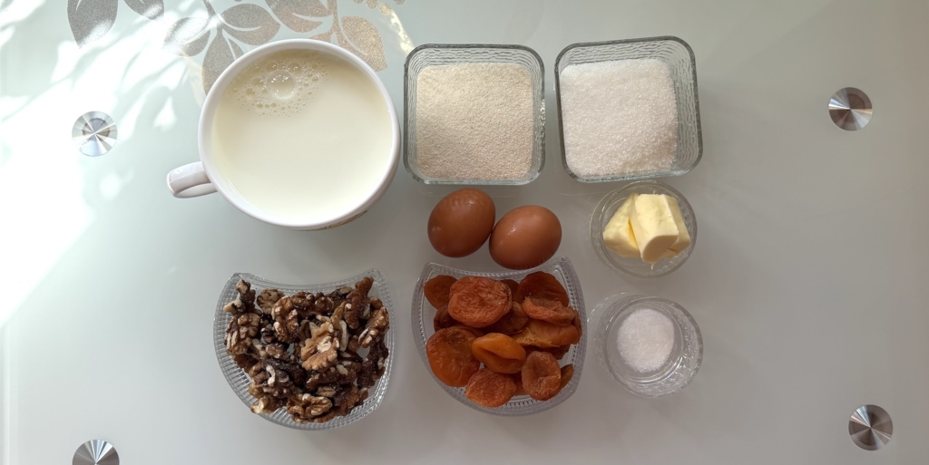 Гурьевская каша с курагой и грецкими орехами, рецепт: Подготовьте все ингредиенты