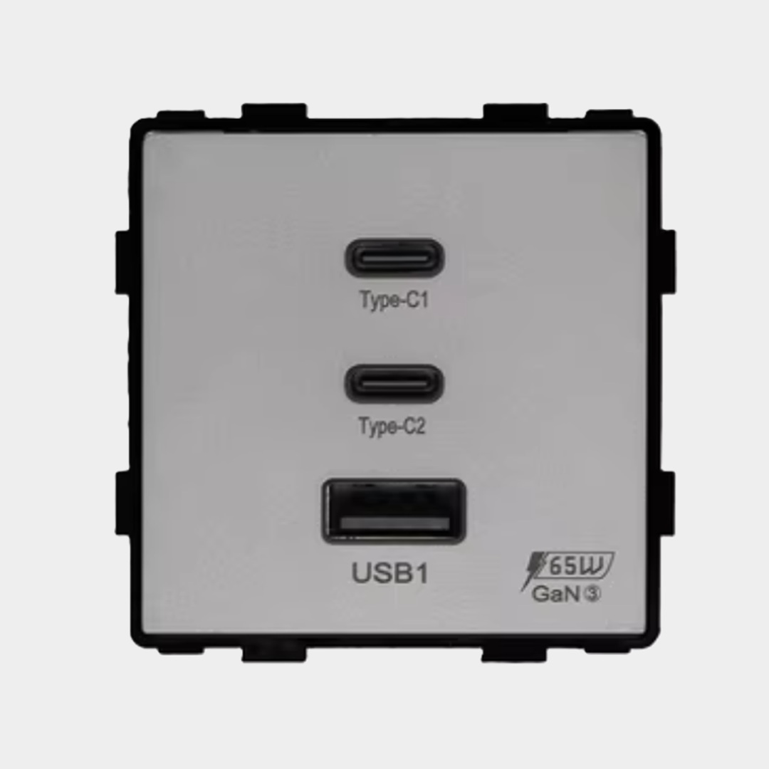 10. Розетка с USB-портами 