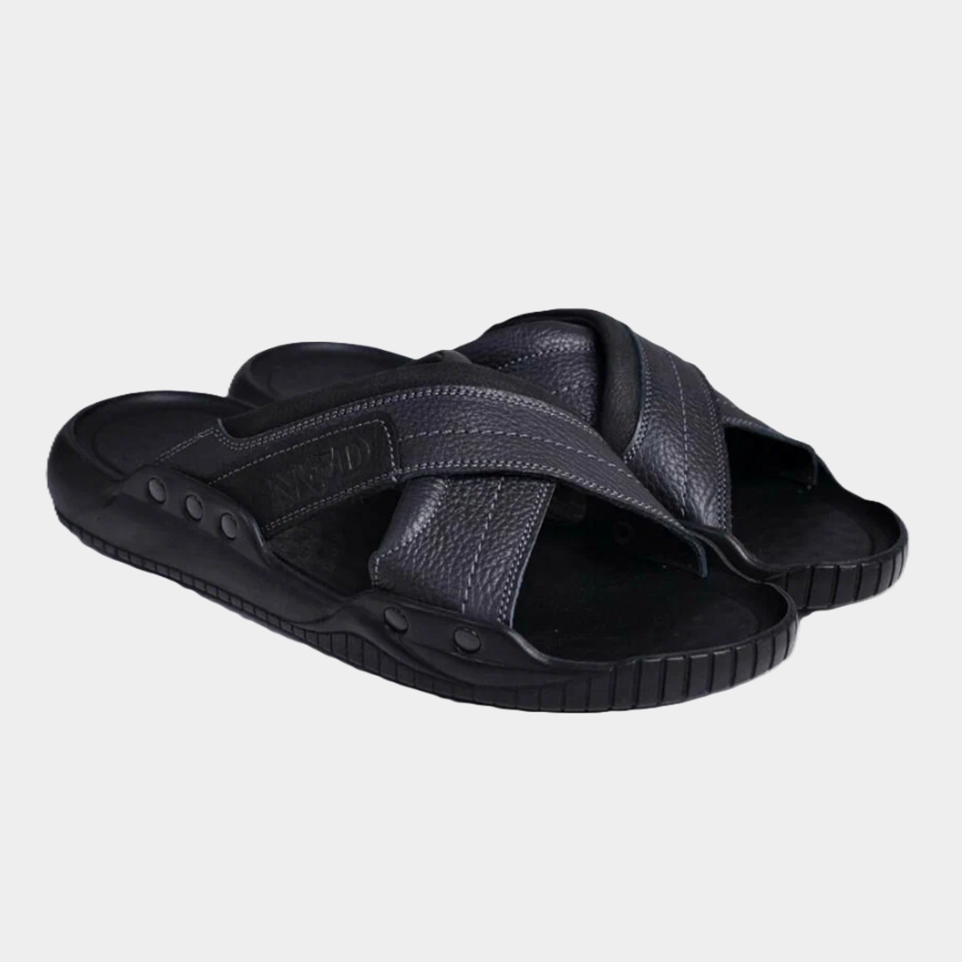 9. Шлёпанцы от NEW DIN'O! 