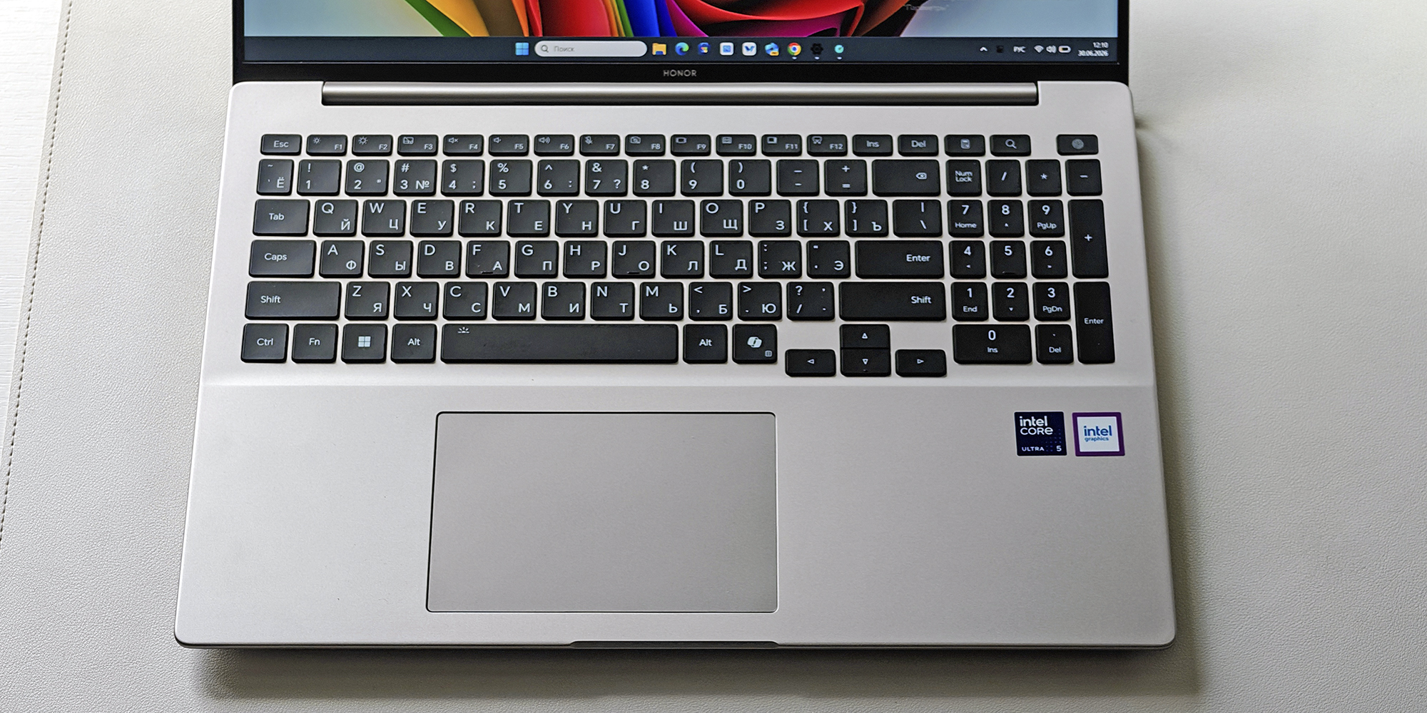 Honor MagicBook 16 2026: клавиатура
