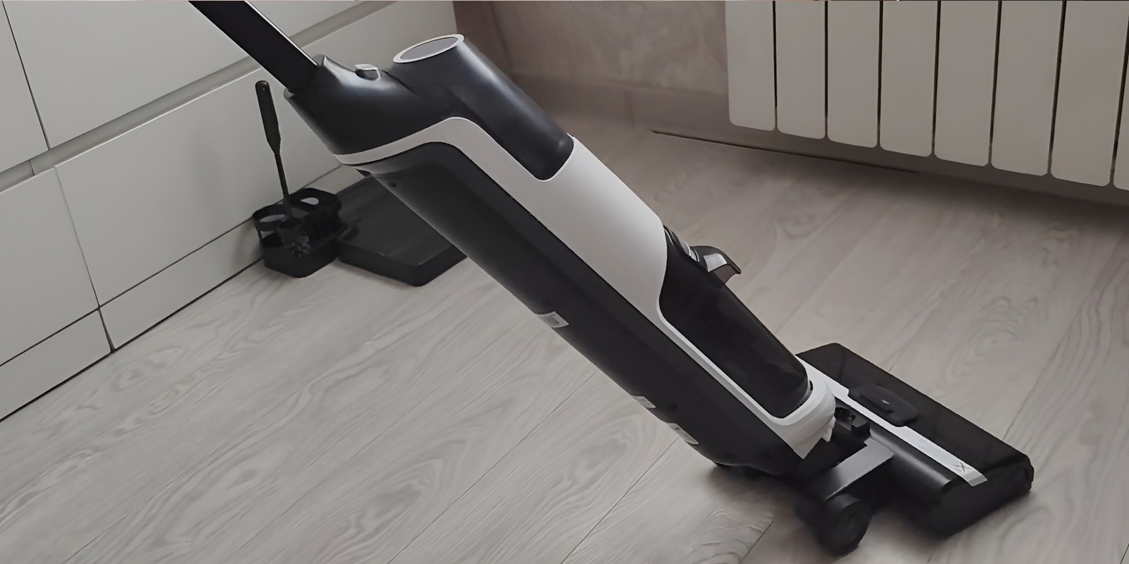 Моющий пылесос Midea VSS1200
