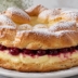 Удивительно вкусный торт «Карпатка» с&nbsp;заварным кремом и&nbsp;вишней