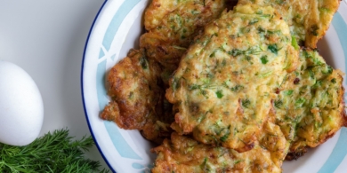 Оладьи из кабачков с колбасой и сыром