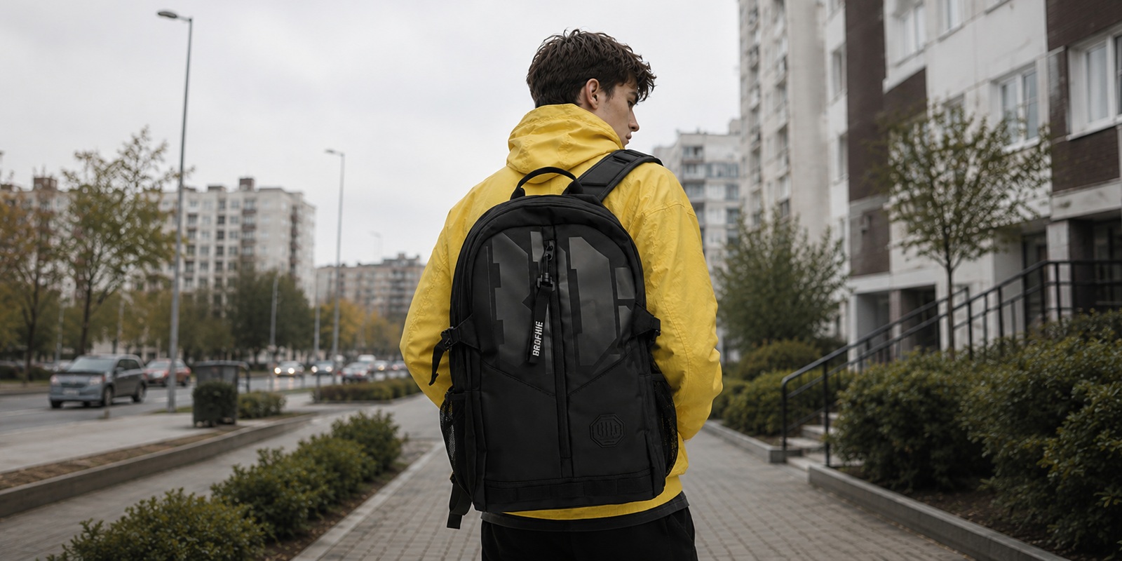 Нашли на распродаже вместительный рюкзак от Li-Ning, которому не страшен дождь