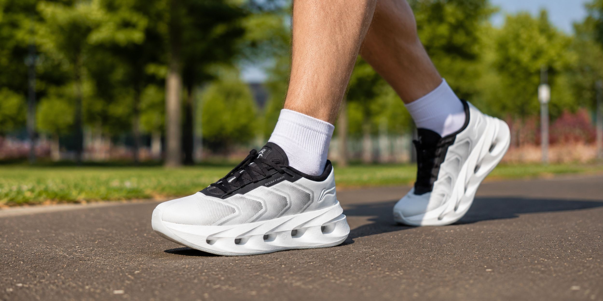Надо брать: мягкие кроссовки с пружинящей подошвой от Li-Ning со скидкой 31%